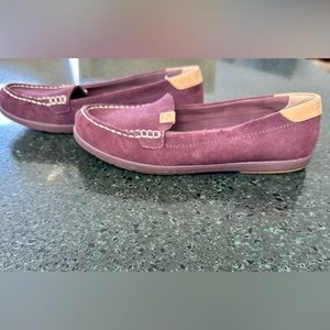 Sperry “Coil Mia” Suede Loafers Size 8